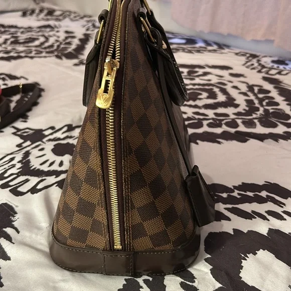 Louis Vuitton Alma PM Damier Ebene! ♥️ - Picture 12 of 15